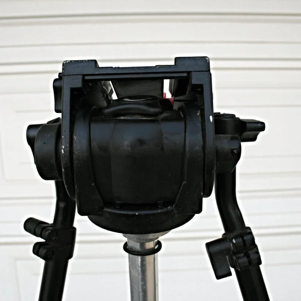 Manfrotto 30001N Pro Tripod w/ 501 Fluid Head no quick release 12 to 62